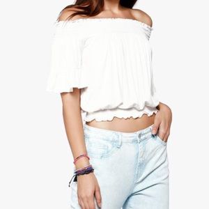 Off shoulder-strapless top